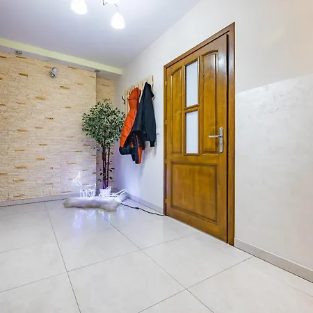 Goscinne Skwarek בית כפרי Nowa Biala